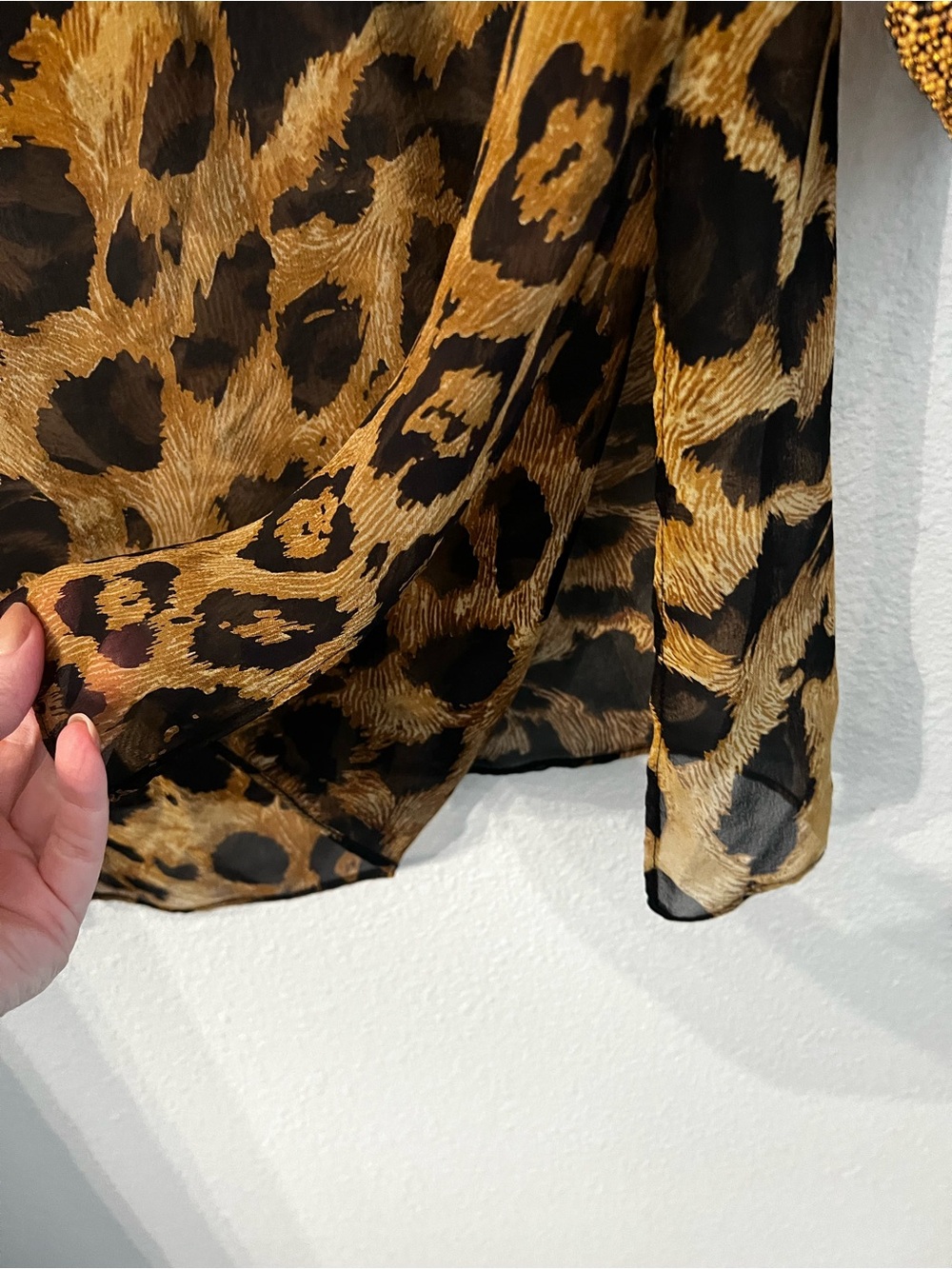 Jeannie McQueeny Black And Brown Leopard Print Silk Heavily Beaded Tunic
Medium - Picture 8 of 12